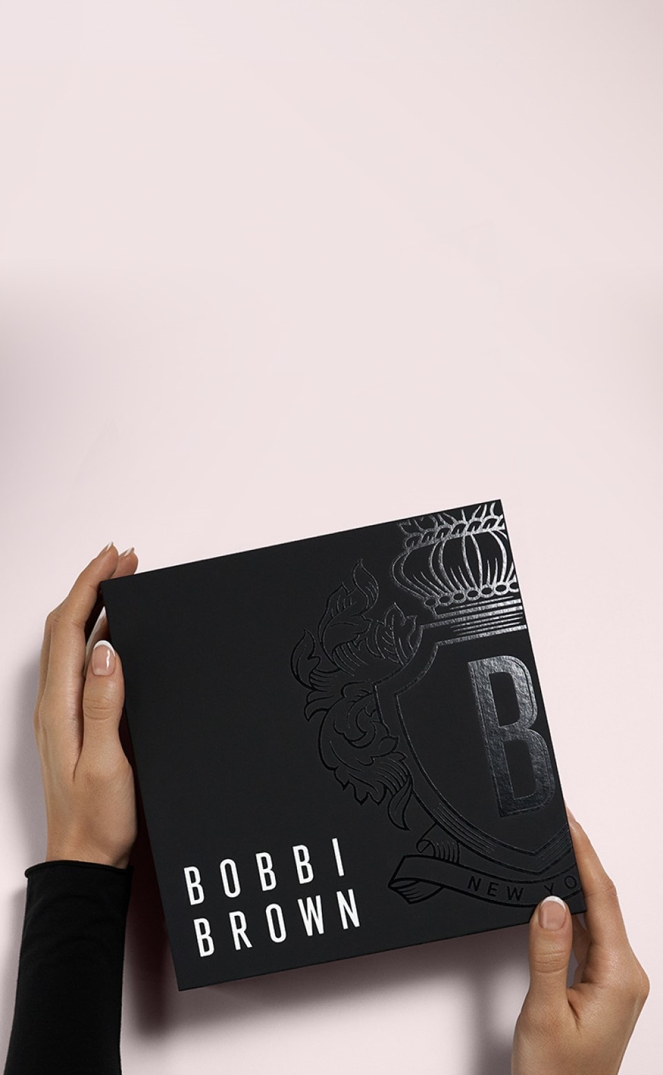 La boîte cadeau noire griffée Bobbi Brown